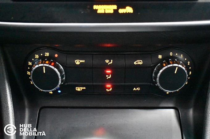 MERCEDES-BENZ GLA 180 CDI Sport
